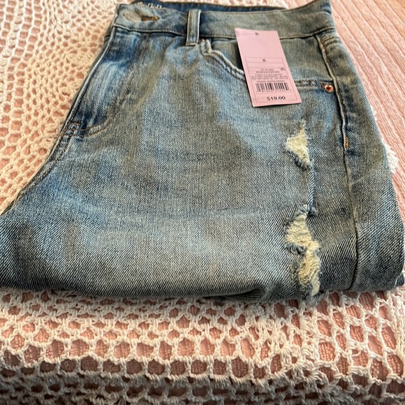 Wild fable medium blue distressed Jean Shorts.  NWT. Size 8. - Picture 9 of 9